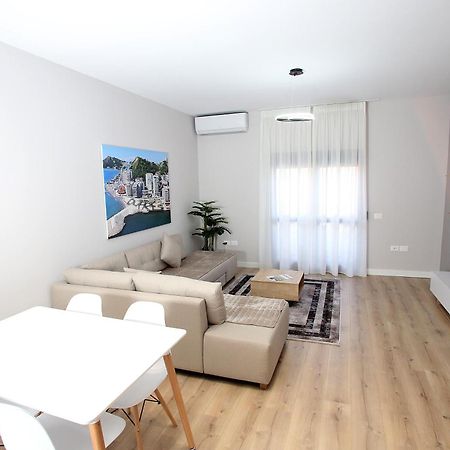 The Met Apartments Durres Bagian luar foto