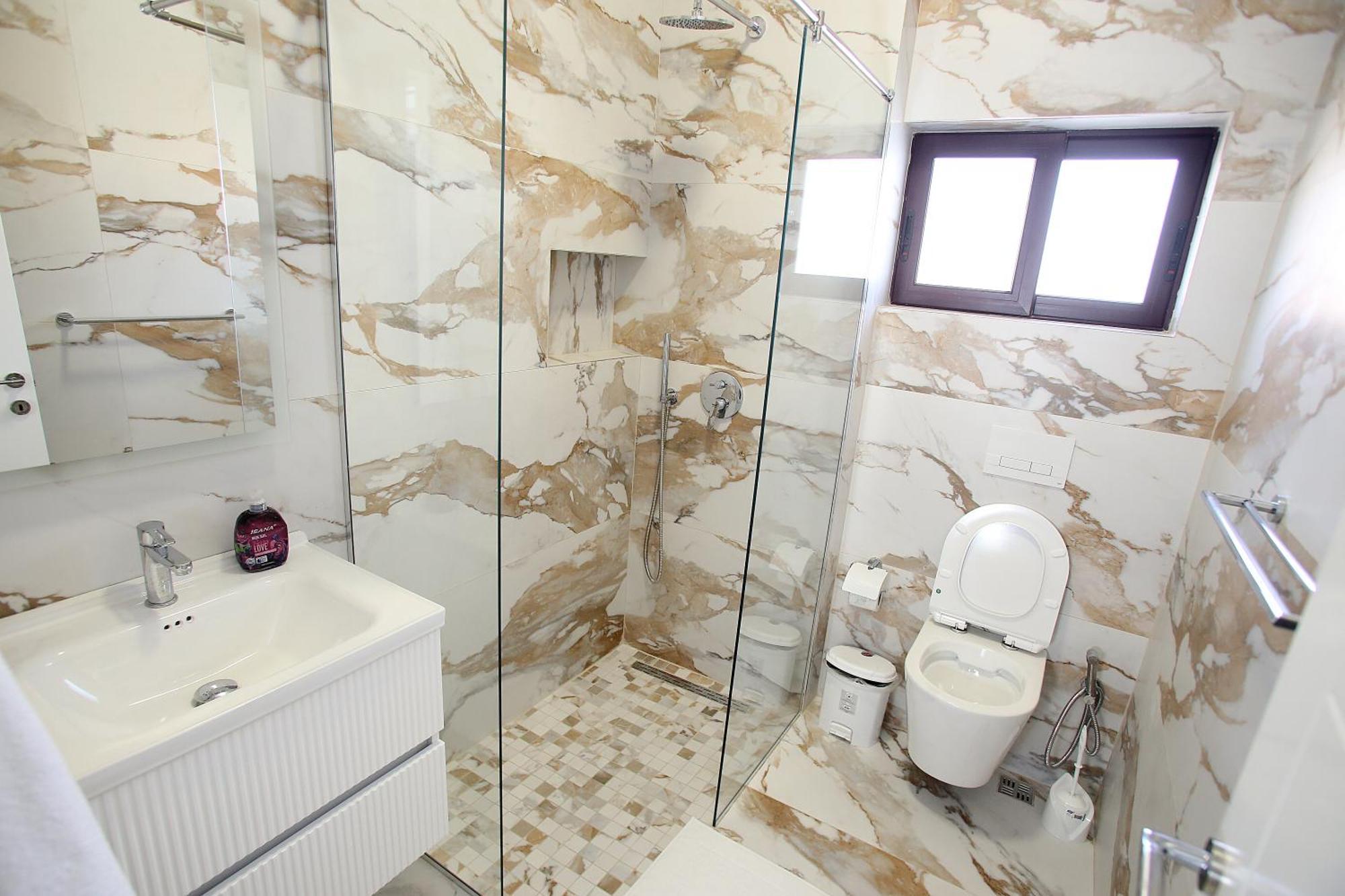 The Met Apartments Durres Bagian luar foto