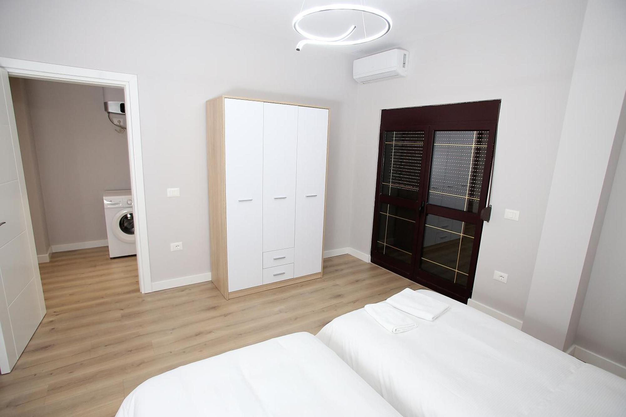 The Met Apartments Durres Bagian luar foto